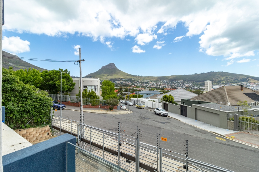 To Let 2 Bedroom Property for Rent in Vredehoek Western Cape